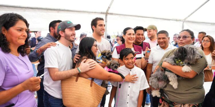 Regidor del Verde dona microchips y respalda estrategia de bienestar animal en Playa del Carmen