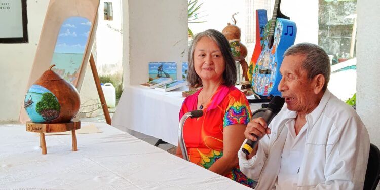Reconocen a artesana de Chetumal con la “Pieza del Artesano del Mes”