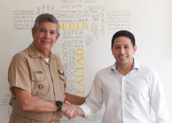 Renán Sánchez refuerza coordinación con la Marina para seguridad en Cozumel