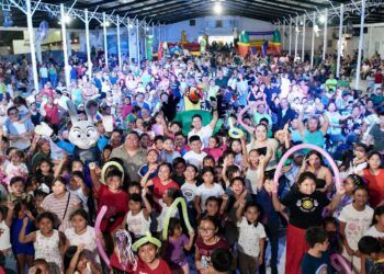 Renán Sánchez reúne a más de mil 800 en Cozumel por el Día del Niño