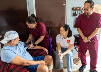 Estefanía Mercado lleva servicios médicos hasta los hogares con “Salud Sin Tanto Choro”