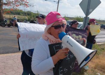 Familiares de reos se manifiestan afuera del Cereso de Chetumal; denuncian malos tratos y falta de medicamentos