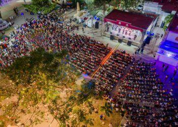 Tulum celebra a más de 3 mil madres con festival lleno de música, regalos y convivencia