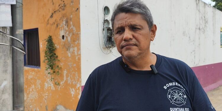 “Quijadas de la vida” rescatan a conductor atrapado tras accidente en José María Morelos