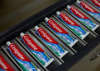 Colgate-Palmolive desarrolla el primer tubo de crema dental 100% reciclable en México