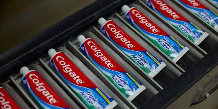 Colgate-Palmolive desarrolla el primer tubo de crema dental 100% reciclable en México