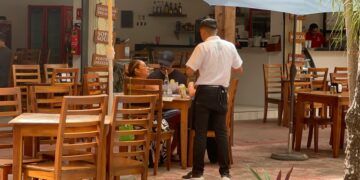 Empresarios de Tulum advierten crisis en restaurantes; sargazo, bajos turistas y altos costos golpean al sector
