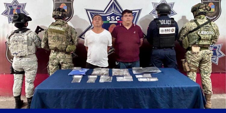 Capturan a dos presuntos narcomenudistas con droga en Cancún