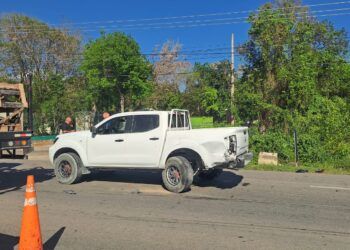 Trabajadores sobreviven tras salir proyectados en accidente sobre la carretera 307 cerca de Akumal
