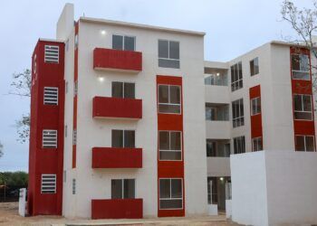 Microcasas en Quintana Roo: reforma aprobada por el Congreso desata críticas por vivienda mínima y posible invasión de facultades municipales