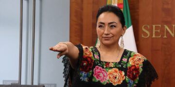 Pide licencia Anahí González y toma protesta Maribel Cruz como senadora suplente