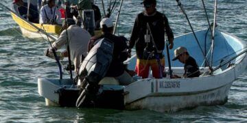 Arranca torneo de pesca “Día de las Madres 2026” en Playa Maya con 10 embarcaciones