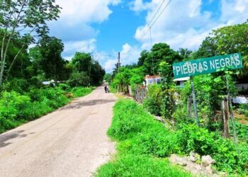 Operativo en zona rural de José María Morelos deja camioneta asegurada tras reportes de disparos