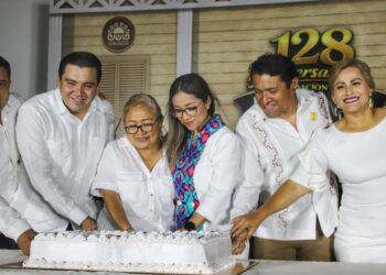 Chetumal celebra 128 años con una noche de orgullo, memoria y fiesta popular