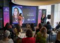 Pilar García, CEO de Rastreator México, es reconocida como líder insurtech en premios REDMES 2025
