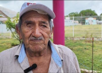 Entre la milpa y el celular: abuelos mayas temen que el campo quede en el olvido