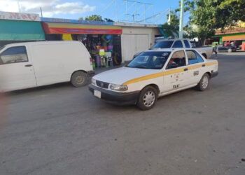“Letra muerta” la ley de movilidad en Quintana Roo: taxis viejos siguen circulando entre presunta corrupción