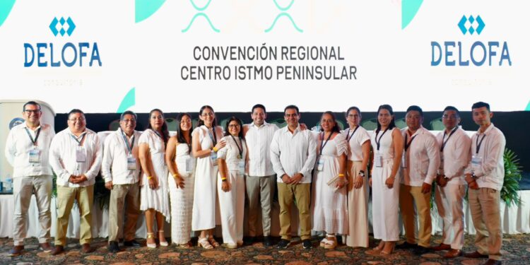 Renán Sánchez destaca manejo responsable de las finanzas de Quintana Roo durante convención de contadores públicos
