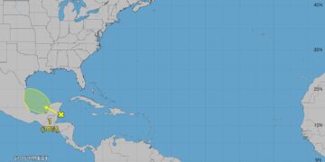 Vigilan zona de baja presión frente a costas de Quintana Roo; mantiene baja probabilidad de desarrollo ciclónico