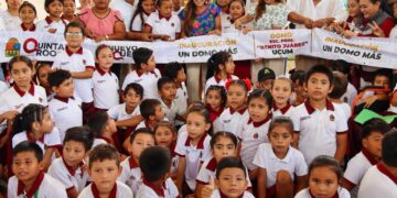 Después de 44 años, estudiantes de Ucum estrenan domo escolar inaugurado por Mara Lezama