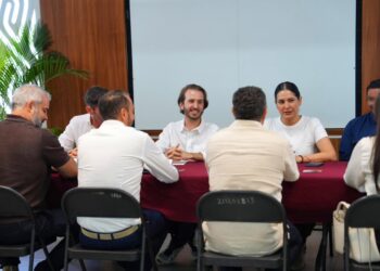 Destaca Fernando Muñoz importancia de trabajar coordinadamente con empresarios de Playa del Carmen