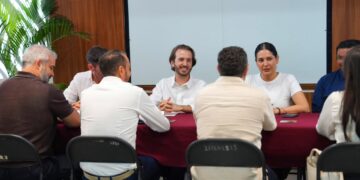 Destaca Fernando Muñoz importancia de trabajar coordinadamente con empresarios de Playa del Carmen
