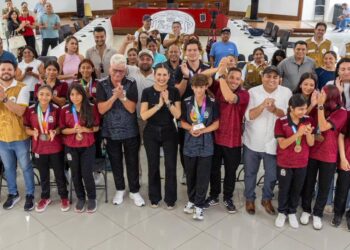 Estefanía Mercado reconoce a medallistas playenses de la Olimpiada Nacional CONADE 2026