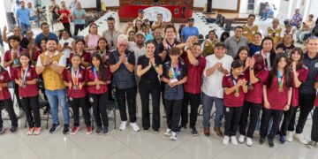 Estefanía Mercado reconoce a medallistas playenses de la Olimpiada Nacional CONADE 2026
