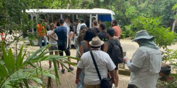 Empresarios y artesanos impulsan regreso del trenecito turístico en Tulum
