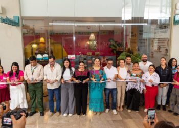 Estefanía Mercado inaugura “Hecho en Playa”, escaparate para impulsar el talento local en la estación del Tren Maya