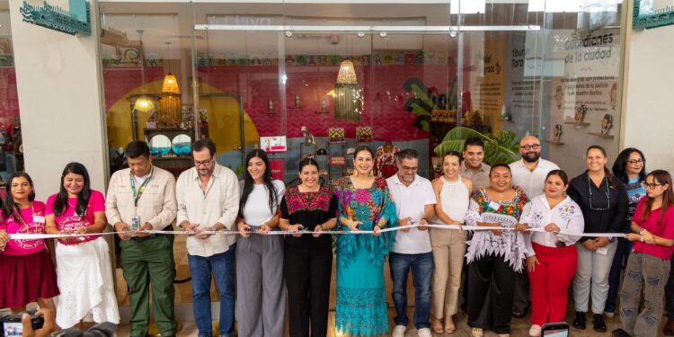 Estefanía Mercado inaugura “Hecho en Playa”, escaparate para impulsar el talento local en la estación del Tren Maya
