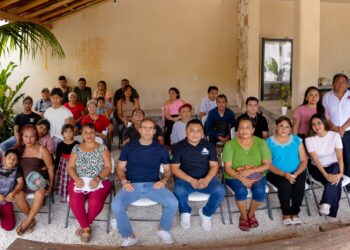 Diego Castañón fortalece el diálogo directo con habitantes de Manuel Antonio Ay y Francisco Uh May