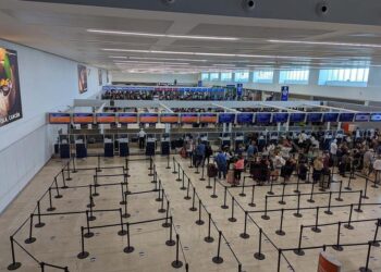 Caen 7.5% las llegadas de turistas no fronterizos y se desploma el gasto promedio en México