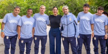 Estefanía Mercado y Mara Lezama dan la bienvenida a la Selección de Uruguay en Playa del Carmen
