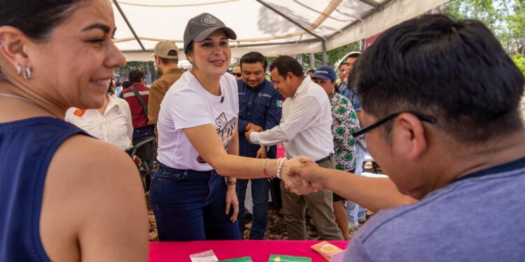 Estefanía Mercado lleva servicios gratuitos y derecho a la identidad hasta Balancán