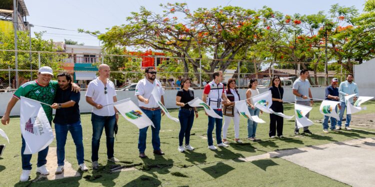 Rehabilitan cancha de fútbol rápido en el centro de Tulum
