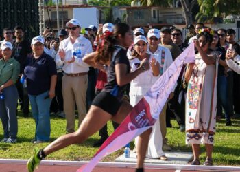 Chetumal estrena la primera pista de atletismo con certificación internacional de la Península