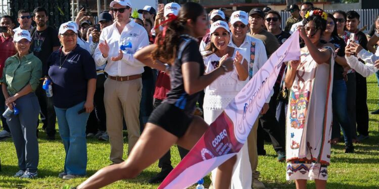 Chetumal estrena la primera pista de atletismo con certificación internacional de la Península