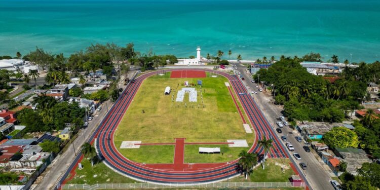 Chetumal estrena la primera pista de atletismo con certificación internacional de la Península