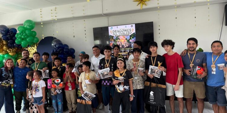 Niños y jóvenes destacan en el torneo de ajedrez “Dragones del Tablero” en Cancún