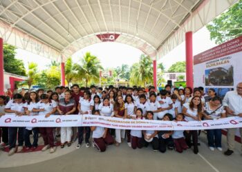 Entrega Mara Lezama nuevo domo escolar en Huay-Pix tras 44 años de espera