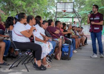 Gino Segura recorre Cancún para escuchar a las familias y fortalecer la organización de Morena