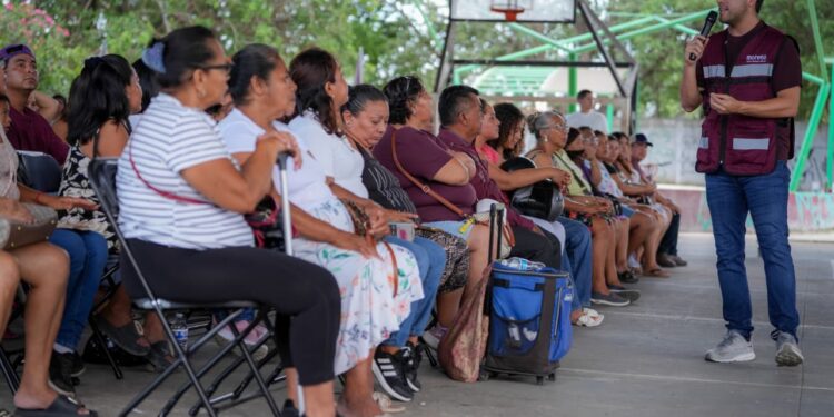 Gino Segura recorre Cancún para escuchar a las familias y fortalecer la organización de Morena
