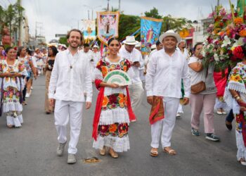 Fernando Muñoz destaca tradición e identidad de Playa del Carmen en festividades de la Virgen del Carmen