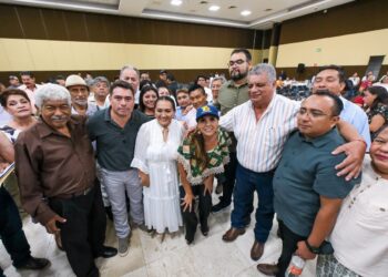 Mara Lezama reconoce a docentes y directivos de las 180 telesecundarias de Quintana Roo