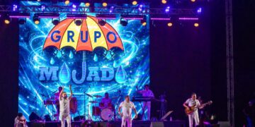 Grupo Mojado pone a cantar y bailar a más de 30 mil personas en la Feria del Carmen 2026