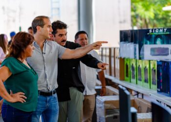 Tulum fortalece áreas municipales con nuevo mobiliario y equipo de cómputo