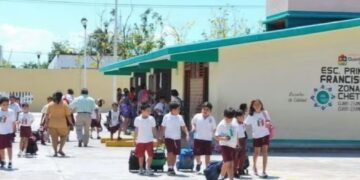 Chetumal alcanza 10.3 años de escolaridad y fortalece su perfil profesional