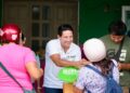 Se agotan en un día kits de libretas entregados por Renán Sánchez en Cozumel
