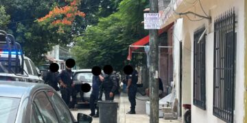 Falla de arma frustra presunto ataque contra tortillería en Tulum